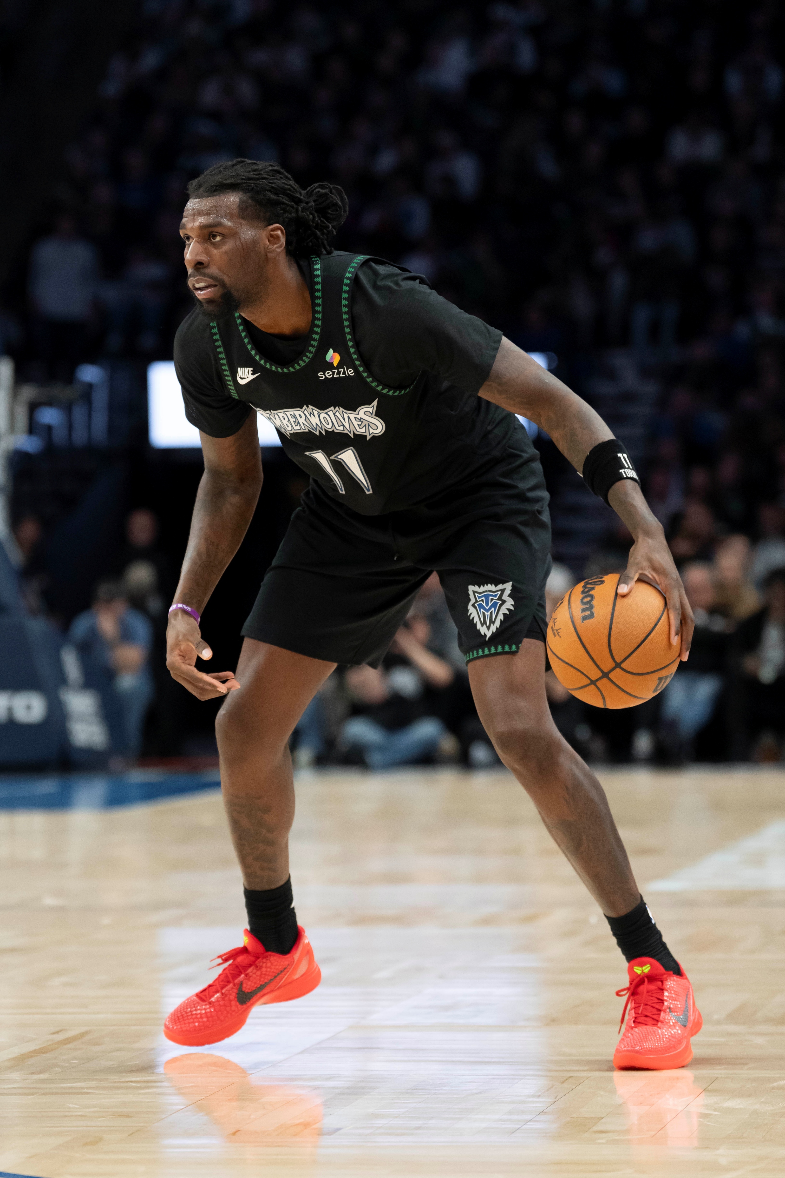 横冲直撞！里德12投6中得15分7板3助3断1盖帽 正负值+30最高